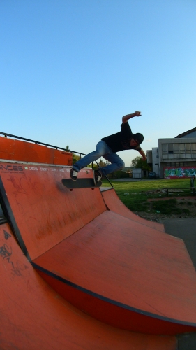 Chlebek - Bs nollie out of wallride