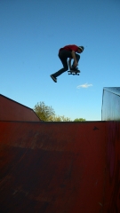 Andrew - One foot nosegrab