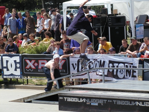 Petr Horvt - Nollie heelflip bs lipslide